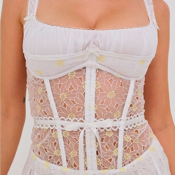 FOR LOVE & LEMONS CHRISTY SLIP DRESS SIZE XL
FESTIVAL BOHO EMBROIDERED DAISY - Picture 7 of 12